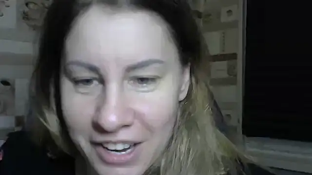 Snapshot of TherestlessKitty chatting on February 8, 10:24 pm TherestlessKitty online show from February 8, 10:24 pm