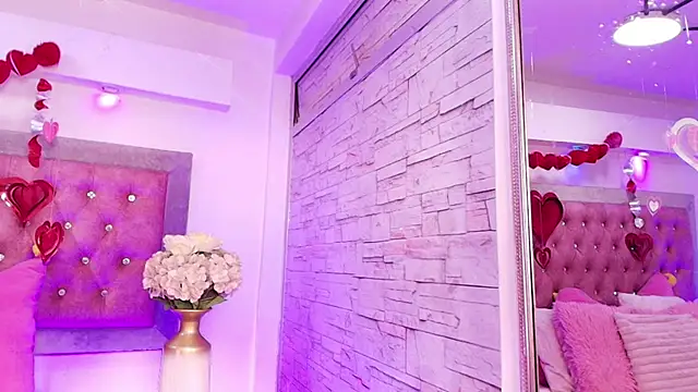 Snapshot of Tayzon_Foxxx chatting on February 21, 1:56 pm Tayzon Foxxx online show from February 21, 1:56 pm