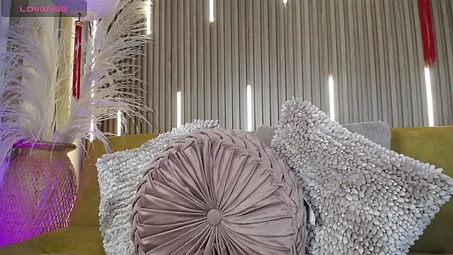 Snapshot of Tayzon_Foxxx chatting on March 18, 8:23 pm Tayzon Foxxx online show from March 18, 8:23 pm