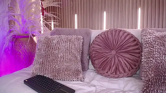 Snapshot of Tayzon_Foxxx chatting on March 27, 8:30 pm Tayzon Foxxx online show from March 27, 8:30 pm