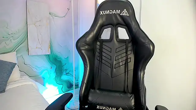 Snapshot of Tayzon_Foxxx chatting on March 29, 8:20 pm Tayzon Foxxx online show from March 29, 8:20 pm