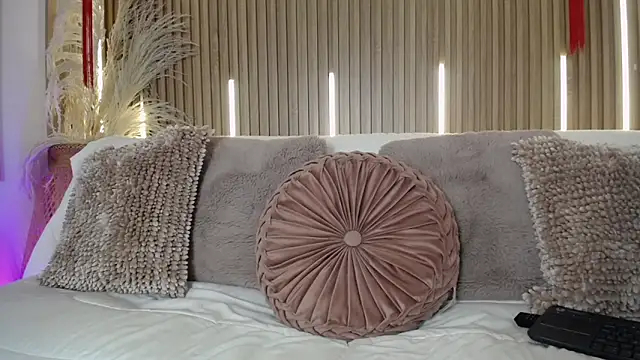 Snapshot of Tayzon_Foxxx chatting on April 5, 8:28 pm Tayzon Foxxx online show from April 5, 8:28 pm