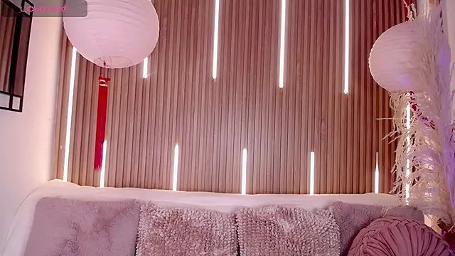 Snapshot of Tayzon_Foxxx chatting on April 23, 8:33 pm Tayzon Foxxx online show from April 23, 8:33 pm
