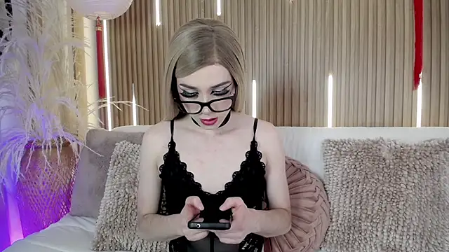 Snapshot of Tayzon_Foxxx chatting on April 28, 8:47 pm Tayzon Foxxx online show from April 28, 8:47 pm