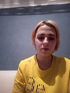 Snapshot of Gussie_Bridie chatting on December 8, 1:36 pm Gussie Bridie online show from December 8, 1:36 pm