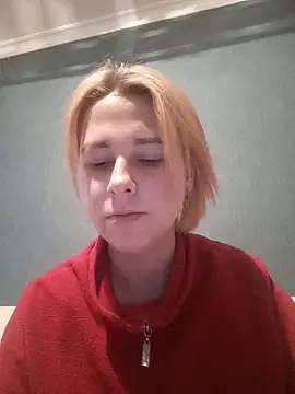 Snapshot of Gussie_Bridie chatting on December 20, 3:31 pm Gussie Bridie online show from December 20, 3:31 pm