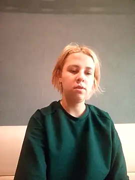 Snapshot of Gussie_Bridie chatting on January 17, 9:06 am Gussie Bridie online show from January 17, 9:06 am