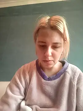Snapshot of Gussie_Bridie chatting on January 23, 8:36 am Gussie Bridie online show from January 23, 8:36 am