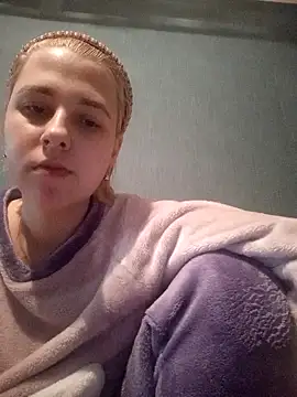 Snapshot of Gussie_Bridie chatting on January 25, 2:25 pm Gussie Bridie online show from January 25, 2:25 pm