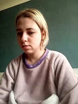 Snapshot of Gussie_Bridie chatting on February 3, 8:02 am Gussie Bridie online show from February 3, 8:02 am