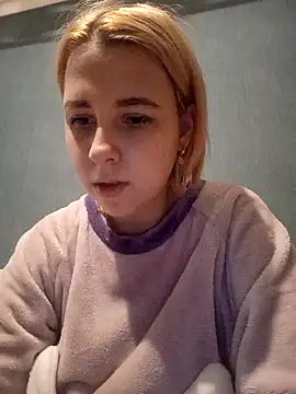 Snapshot of Gussie_Bridie chatting on February 3, 3:06 pm Gussie Bridie online show from February 3, 3:06 pm