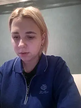 Snapshot of Gussie_Bridie chatting on February 8, 2:38 pm Gussie Bridie online show from February 8, 2:38 pm