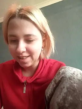 Snapshot of Gussie_Bridie chatting on February 12, 8:27 am Gussie Bridie online show from February 12, 8:27 am