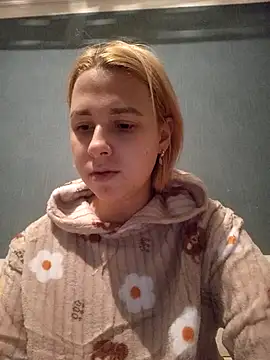 Snapshot of Gussie_Bridie chatting on February 13, 2:31 pm Gussie Bridie online show from February 13, 2:31 pm