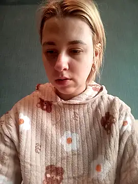 Snapshot of Gussie_Bridie chatting on February 15, 7:27 am Gussie Bridie online show from February 15, 7:27 am