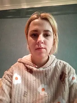 Snapshot of Gussie_Bridie chatting on February 18, 7:10 am Gussie Bridie online show from February 18, 7:10 am