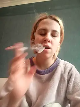 Snapshot of Gussie_Bridie chatting on February 27, 11:52 am Gussie Bridie online show from February 27, 11:52 am