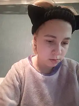 Snapshot of Gussie_Bridie chatting on March 1, 2:23 pm Gussie Bridie online show from March 1, 2:23 pm