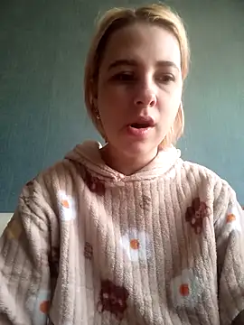 Snapshot of Gussie_Bridie chatting on March 6, 7:25 am Gussie Bridie online show from March 6, 7:25 am