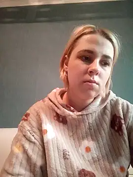 Snapshot of Gussie_Bridie chatting on March 6, 2:18 pm Gussie Bridie online show from March 6, 2:18 pm