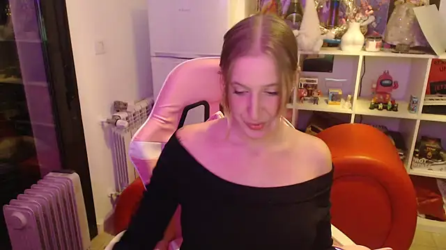 Snapshot of Pinkyladyxxx chatting on December 10, 9:54 pm Pinkyladyxxx online show from December 10, 9:54 pm