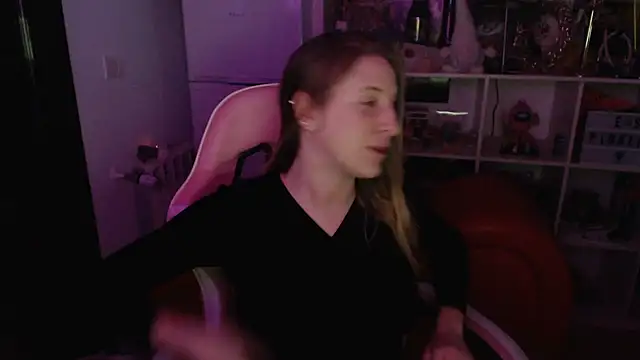 Snapshot of Pinkyladyxxx chatting on January 4, 10:13 pm Pinkyladyxxx online show from January 4, 10:13 pm