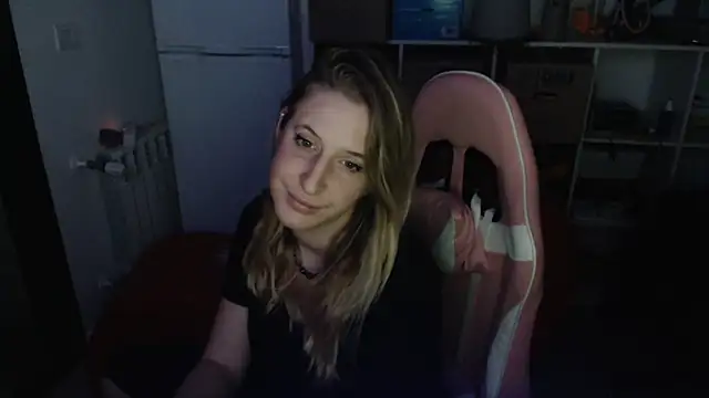 Snapshot of Pinkyladyxxx chatting on January 24, 8:22 pm Pinkyladyxxx online show from January 24, 8:22 pm