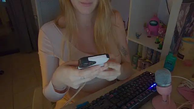 Snapshot of Pinkyladyxxx chatting on October 19, 7:58 pm Pinkyladyxxx online show from October 19, 7:58 pm