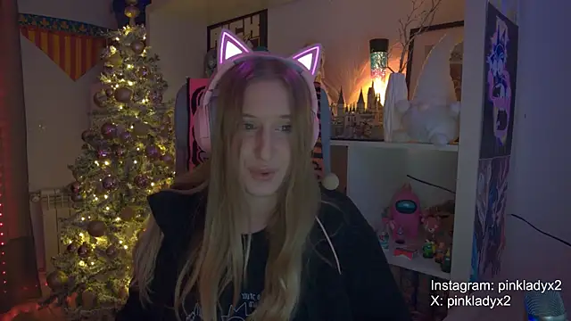 Snapshot of Pinkyladyxxx chatting on November 22, 12:20 am Pinkyladyxxx online show from November 22, 12:20 am