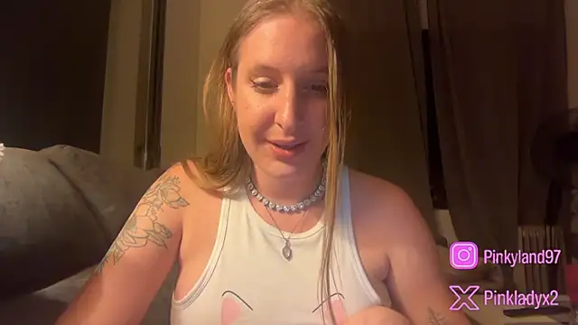 Pinkyladyxxx online show from May 16, 12:18 am