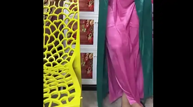 Moody Girl2 online show from December 27, 8:13 am