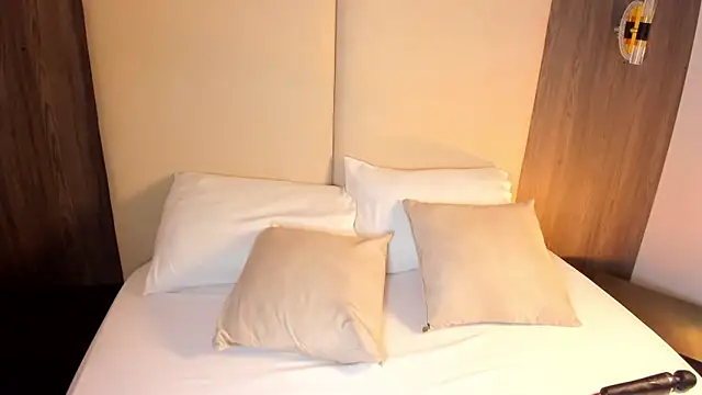 Snapshot of nicky_peyton chatting on March 18, 3:20 am nicky peyton online show from March 18, 3:20 am