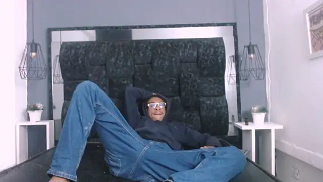 Jose Smoke online show from March 8, 9:17 am