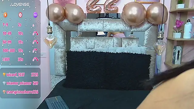 Snapshot of Vaioletcooper chatting on March 11, 11:48 pm Vaioletcooper online show from March 11, 11:48 pm