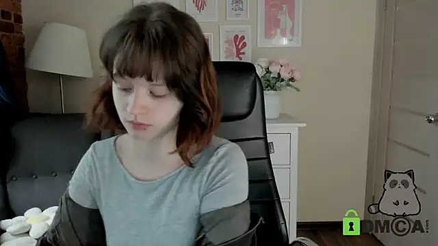 Snapshot of Alina_Mills chatting on October 3, 9:39 am Alina Mills online show from October 3, 9:39 am