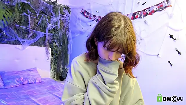 Snapshot of Alina_Mills chatting on October 28, 8:29 am Alina Mills online show from October 28, 8:29 am