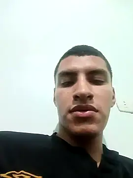 Snapshot of Rogersmit2 chatting on September 9, 12:10 am Rogersmit2 online show from September 9, 12:10 am