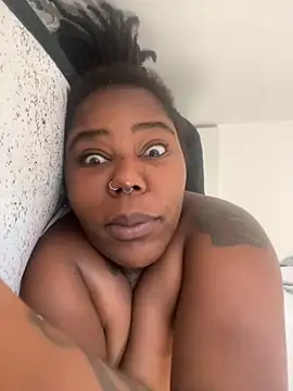 Goddess Nafeesha online show from December 5, 6:37 pm