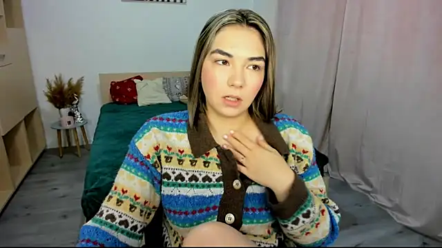 Alexa Dolly12 online show from December 16, 8:08 am