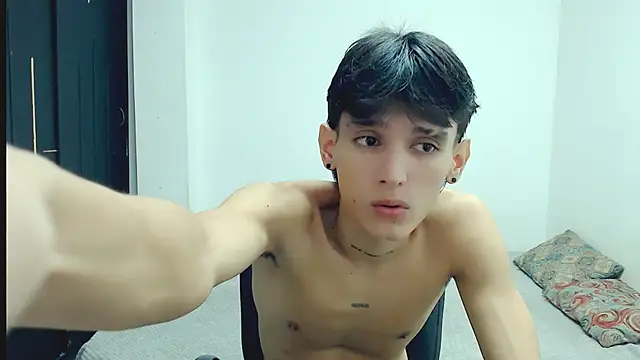 Curtis Jones online show from January 6, 2:58 pm