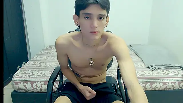 Curtis Jones online show from January 17, 6:23 pm