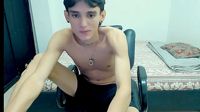 Curtis Jones online show from January 17, 9:28 pm