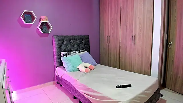 Medelynevans1 online show from September 24, 12:14 am