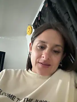 Alice milf  online show from March 2, 11:33 pm