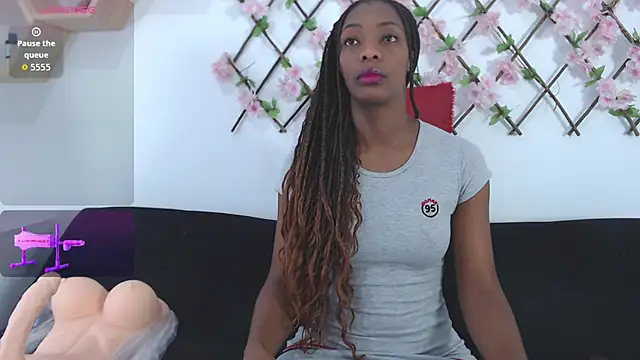 tiffany gomez9 online show from November 27, 1:46 pm