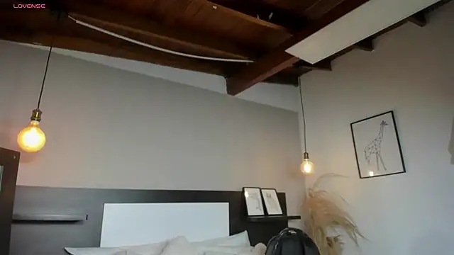 SaraaJhonsonn online show from March 24, 2:33 pm