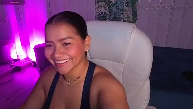 loly marce online show from May 21, 7:21 pm