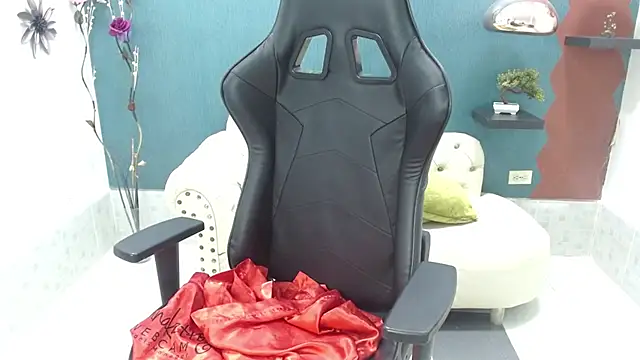 Melikasweetz online show from February 14, 8:48 pm