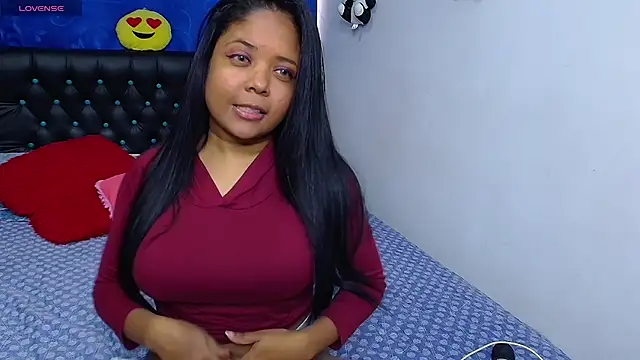 Melikasweetz online show from May 3, 3:40 pm