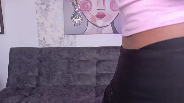 Snapshot of taty_miller chatting on April 25, 8:17 pm taty miller online show from April 25, 8:17 pm